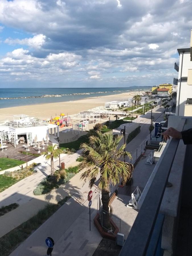 Hotel Ideal Rimini Exteriör bild