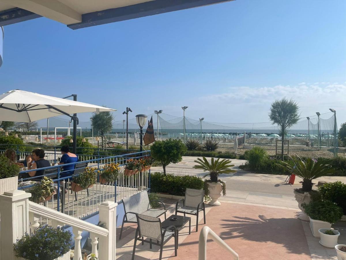 Hotel Ideal Rimini Exteriör bild