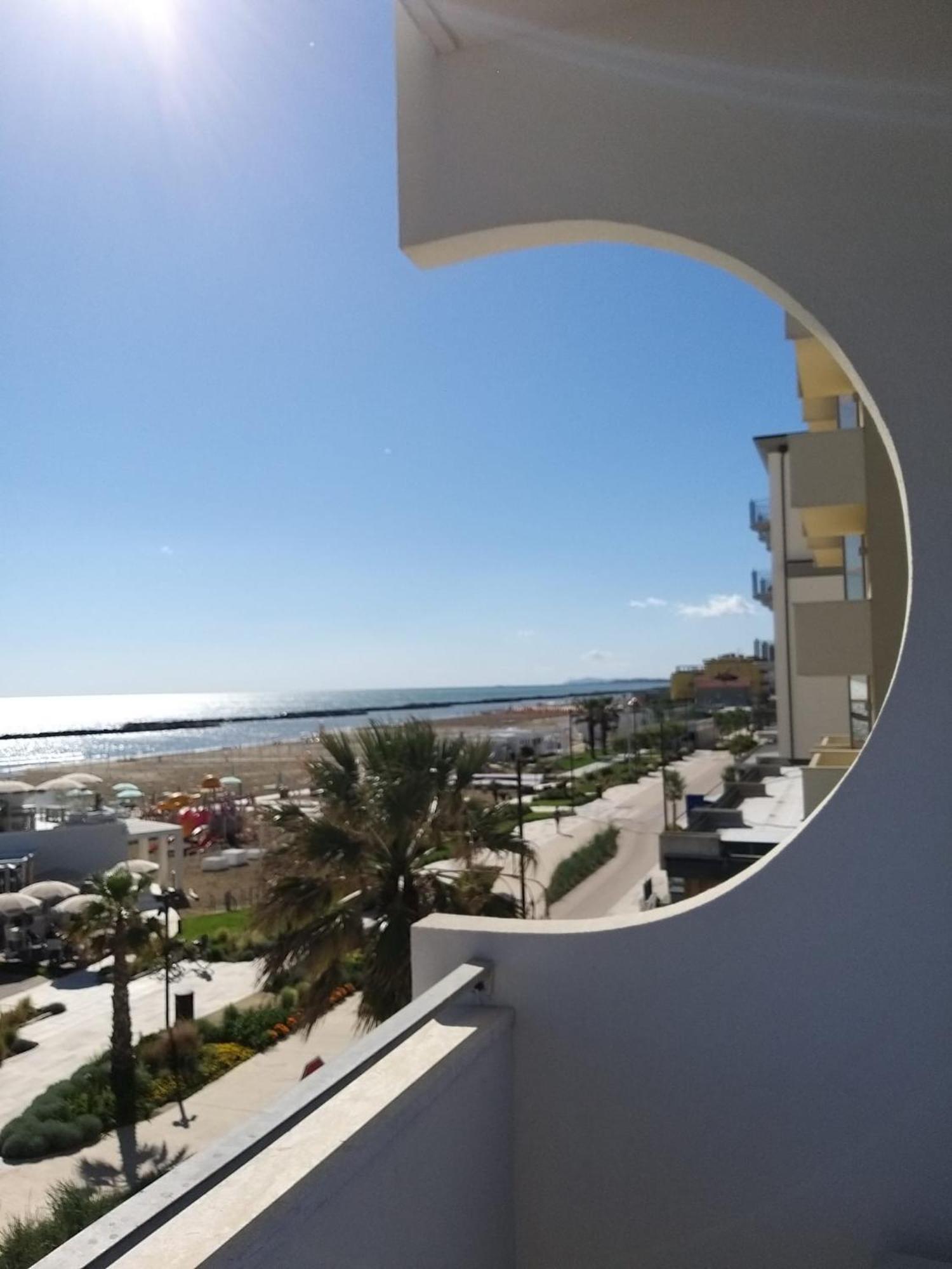 Hotel Ideal Rimini Exteriör bild