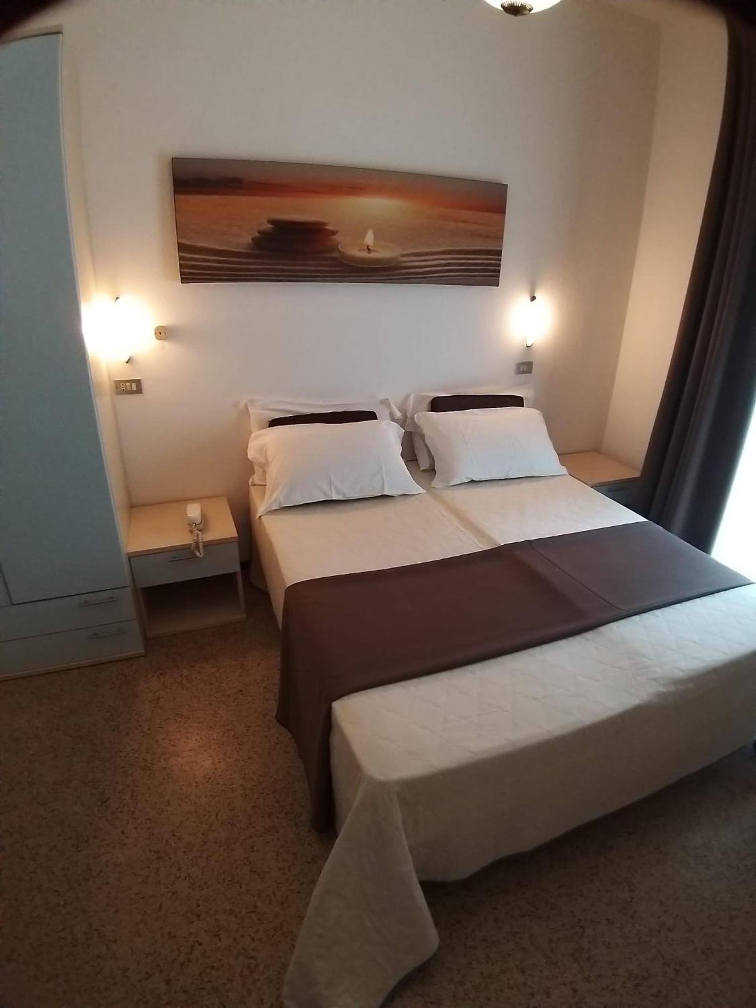 Hotel Ideal Rimini Exteriör bild