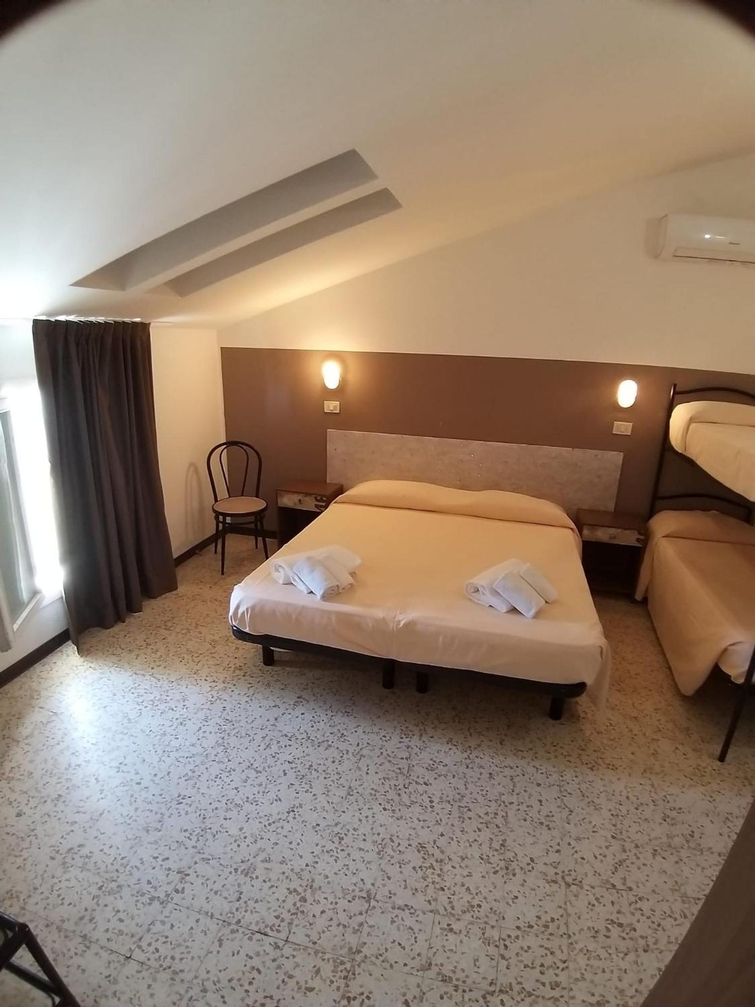 Hotel Ideal Rimini Exteriör bild