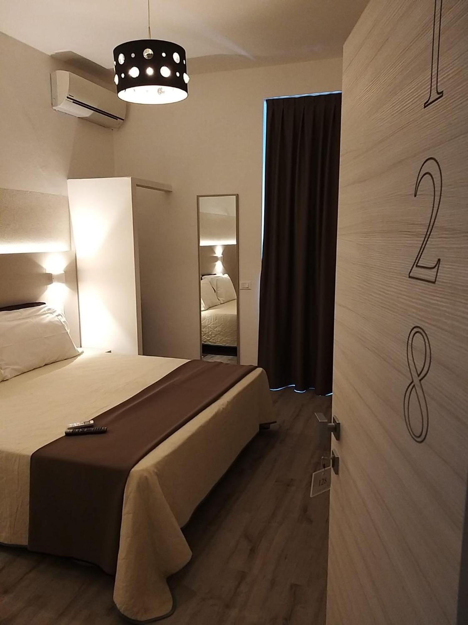 Hotel Ideal Rimini Exteriör bild
