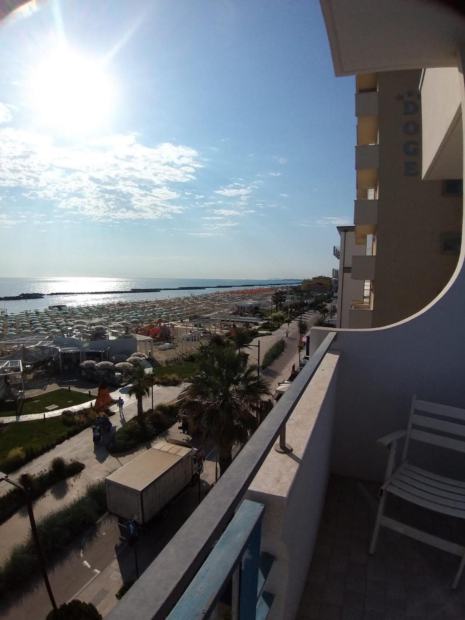 Hotel Ideal Rimini Exteriör bild