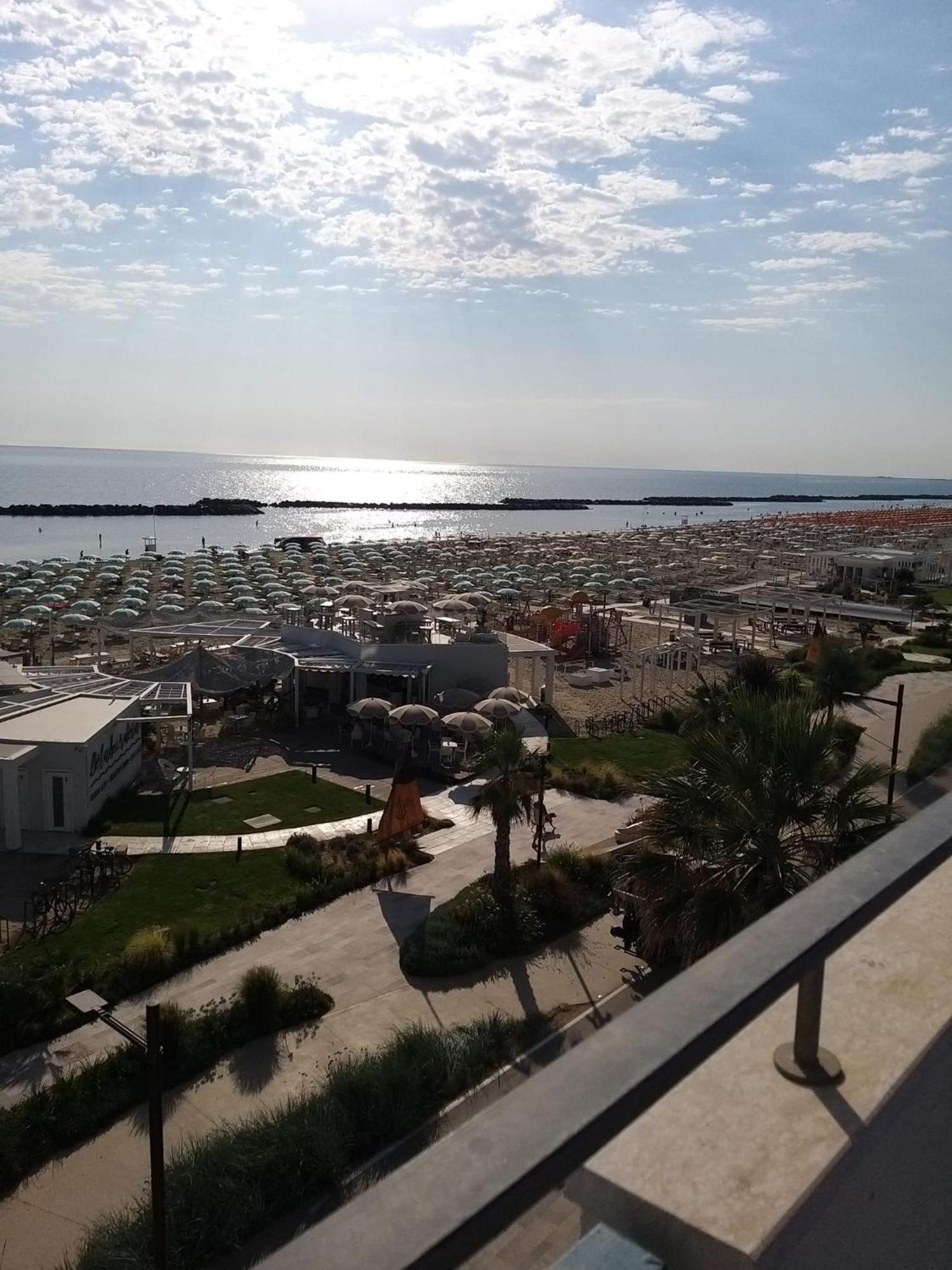Hotel Ideal Rimini Exteriör bild