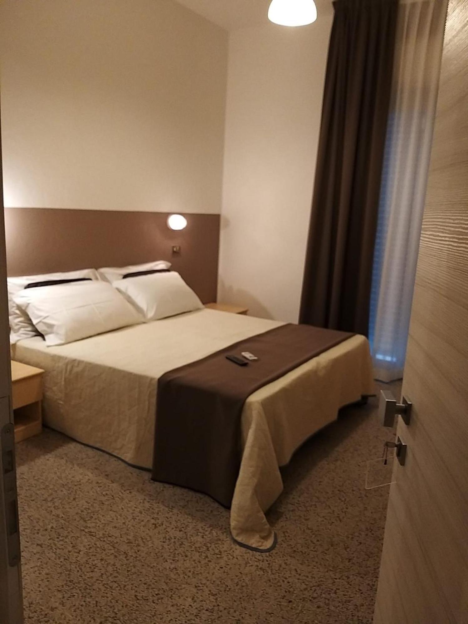 Hotel Ideal Rimini Exteriör bild