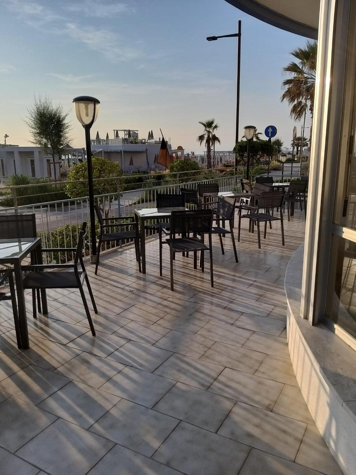 Hotel Ideal Rimini Exteriör bild