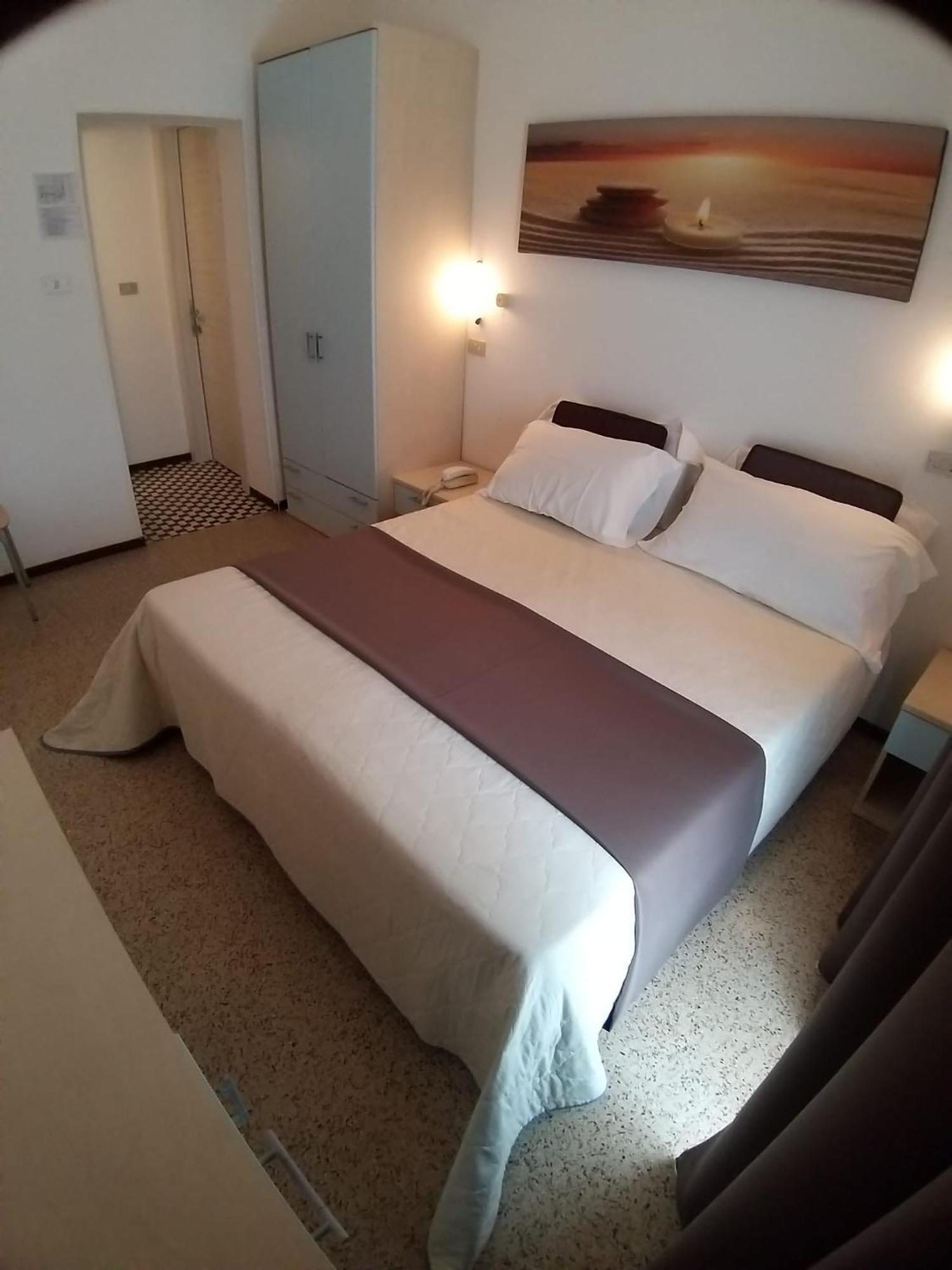 Hotel Ideal Rimini Exteriör bild