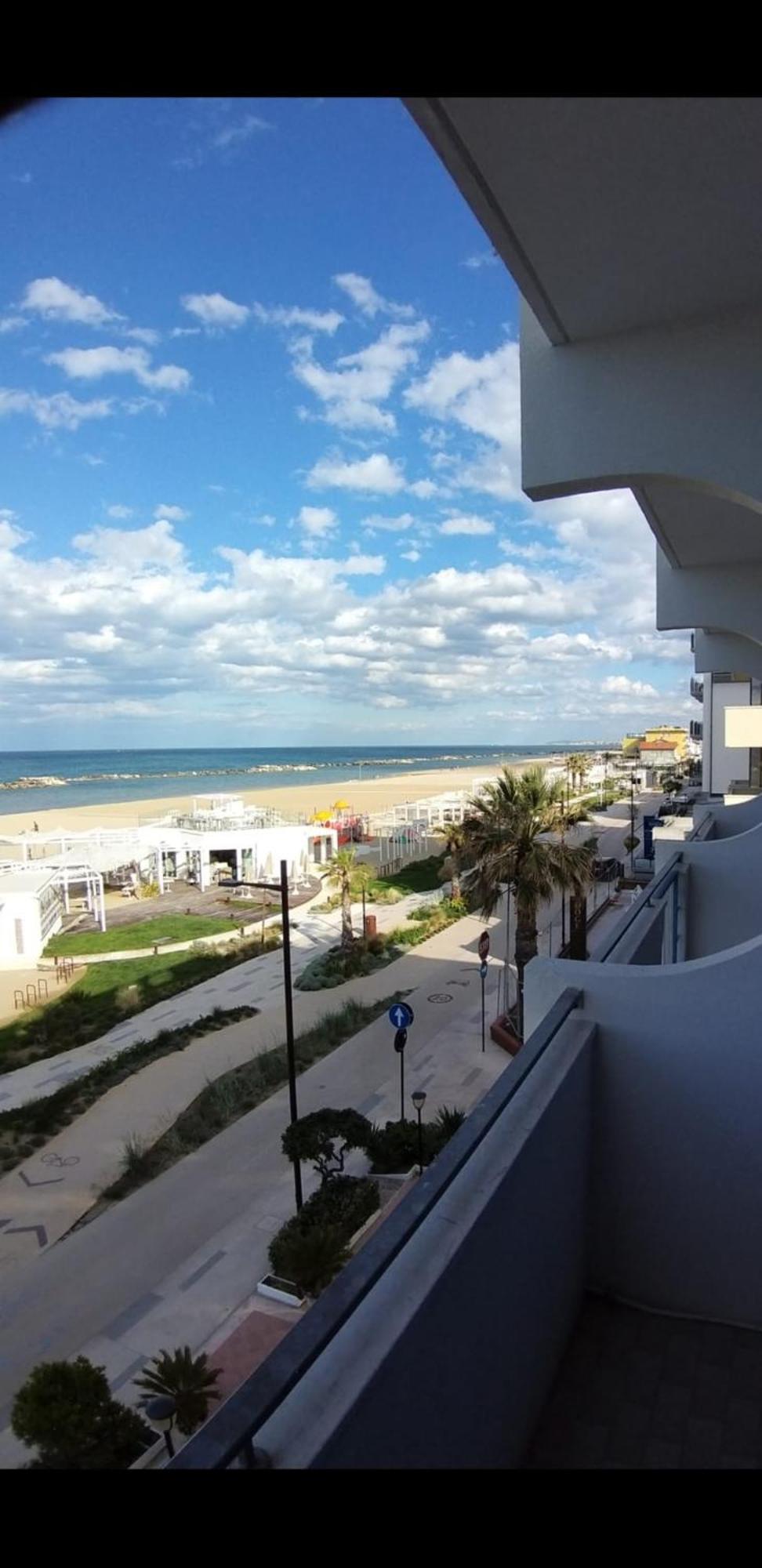 Hotel Ideal Rimini Exteriör bild