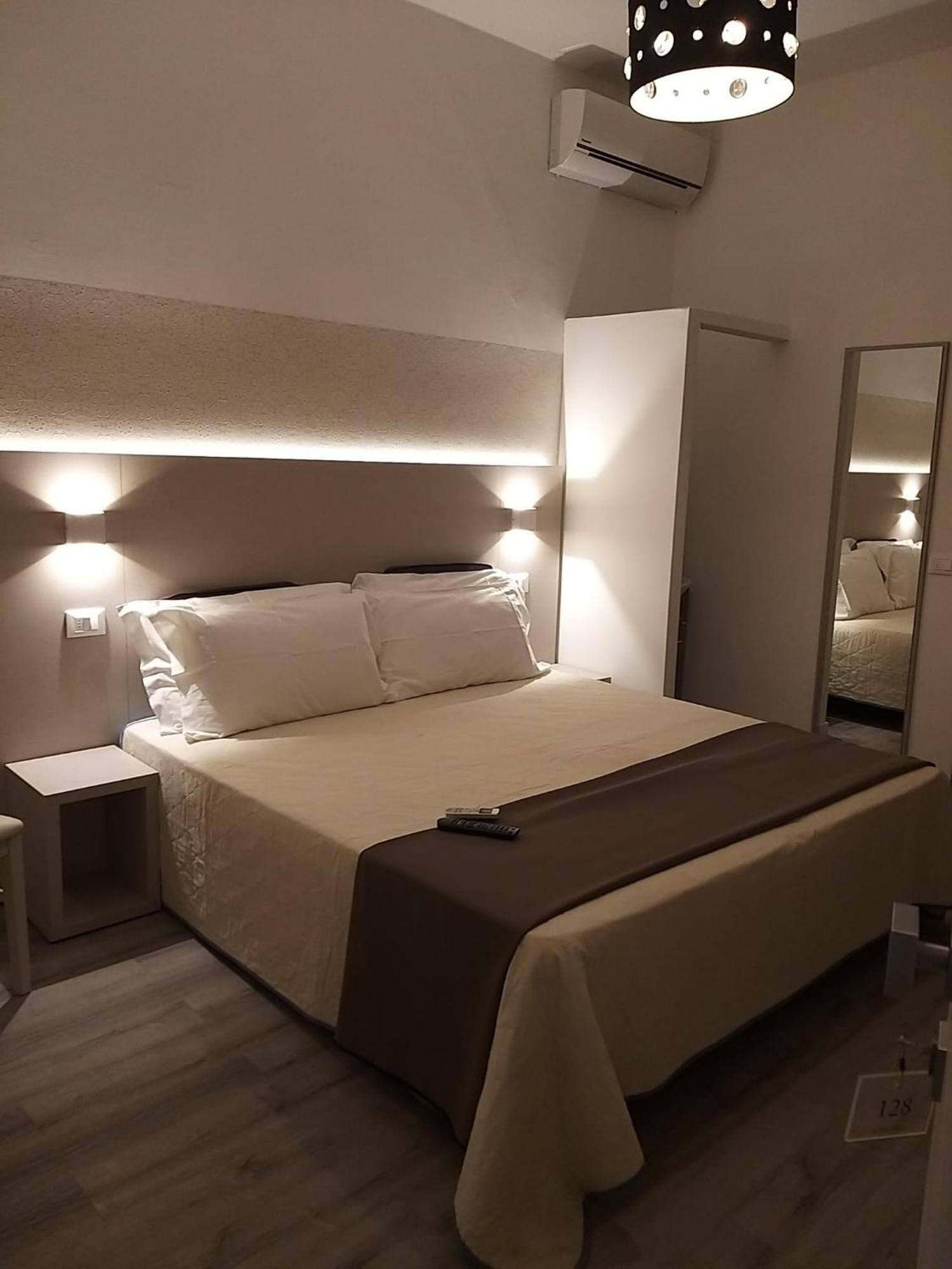 Hotel Ideal Rimini Exteriör bild